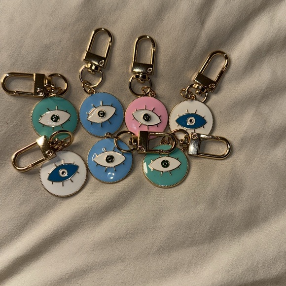 🧿 KEYCHAINS !! - Picture 3 of 4